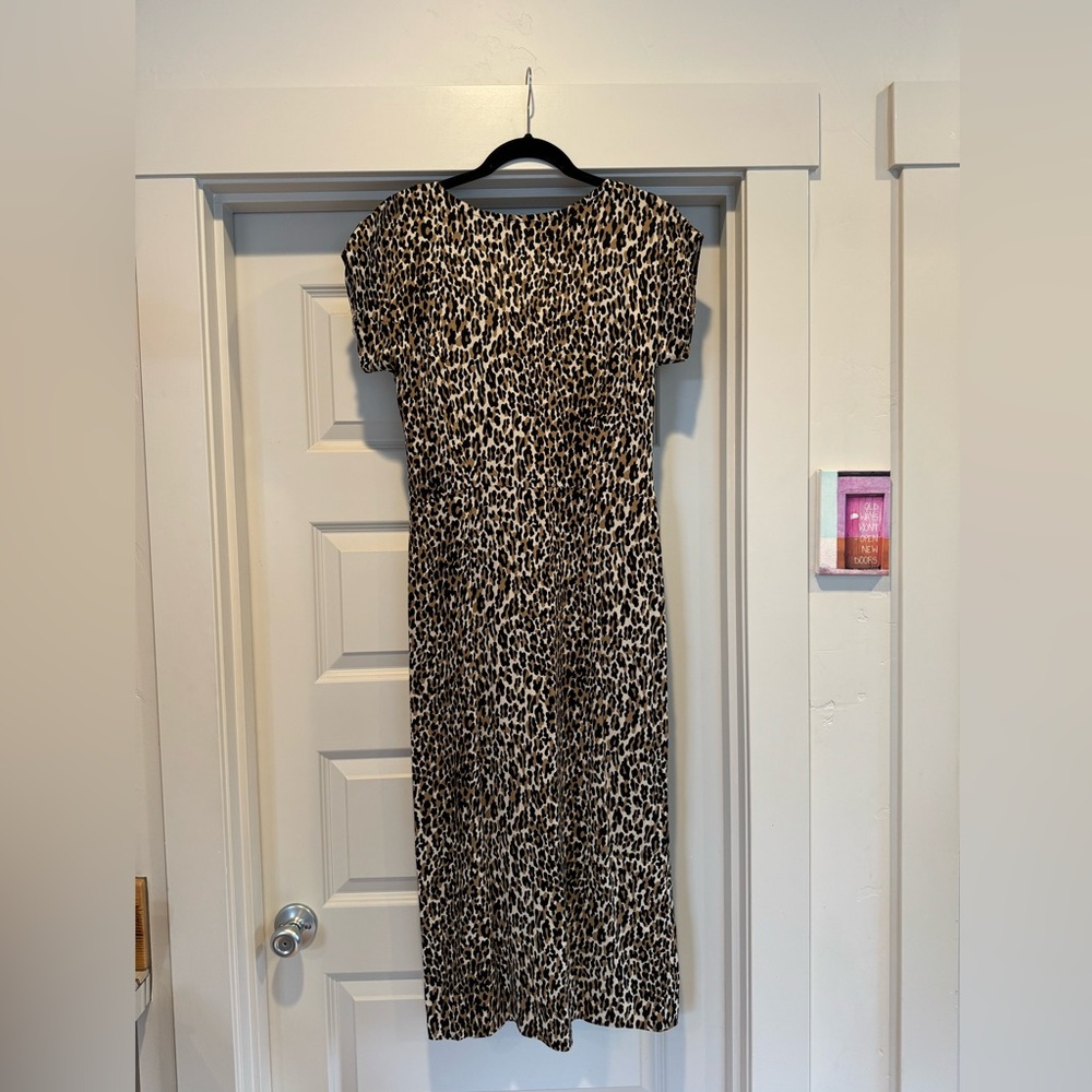 LEOPARD WOMANS DRESS. Size 4-6
